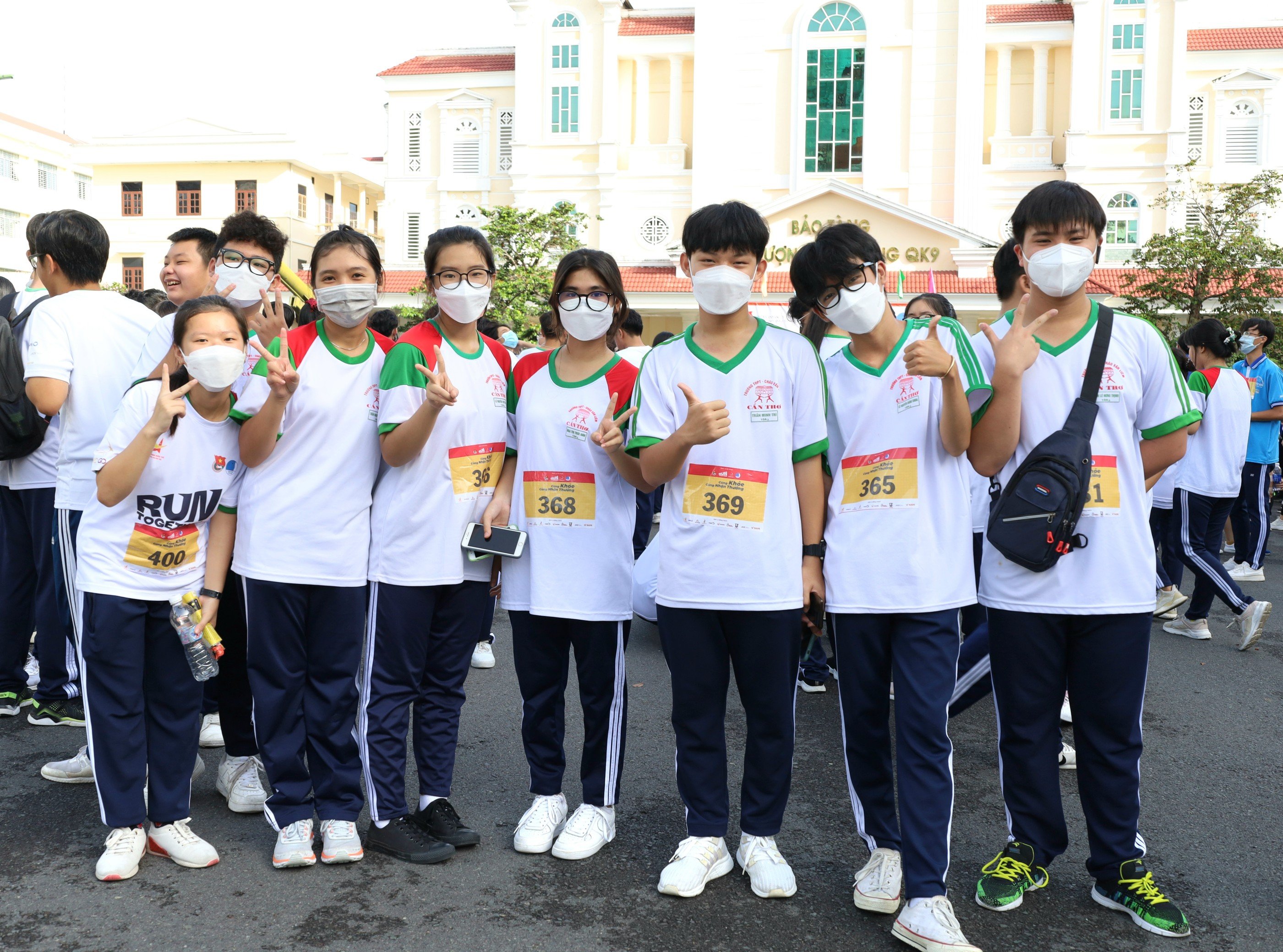 Học sinh Trường THPT Châu Văn Liêm, quận Ninh Kiều tham gia chương trình.