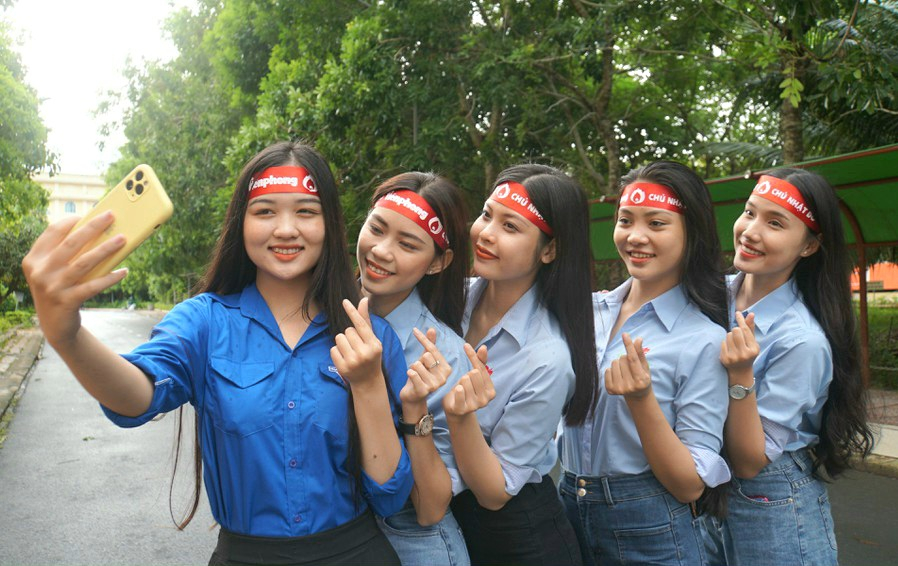 Hoa khôi, á khôi Trường Đại học Nam Cần Thơ tham gia chương trình.