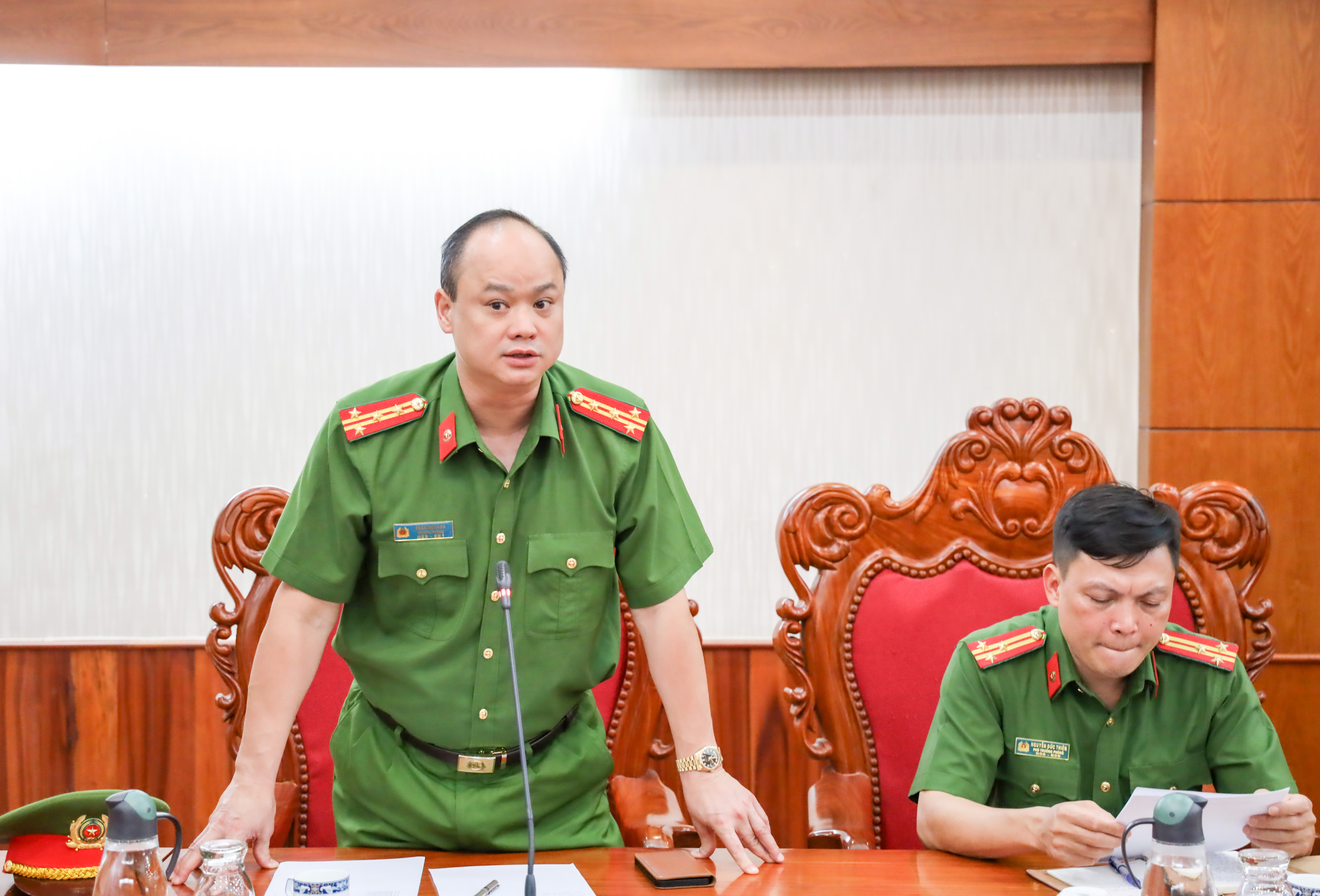 Đại tá Phan Mạnh Hà - Trưởng phòng công tác cứu nạn, cứu hộ, Bộ Công an phát biểu tại buổi làm việc.
