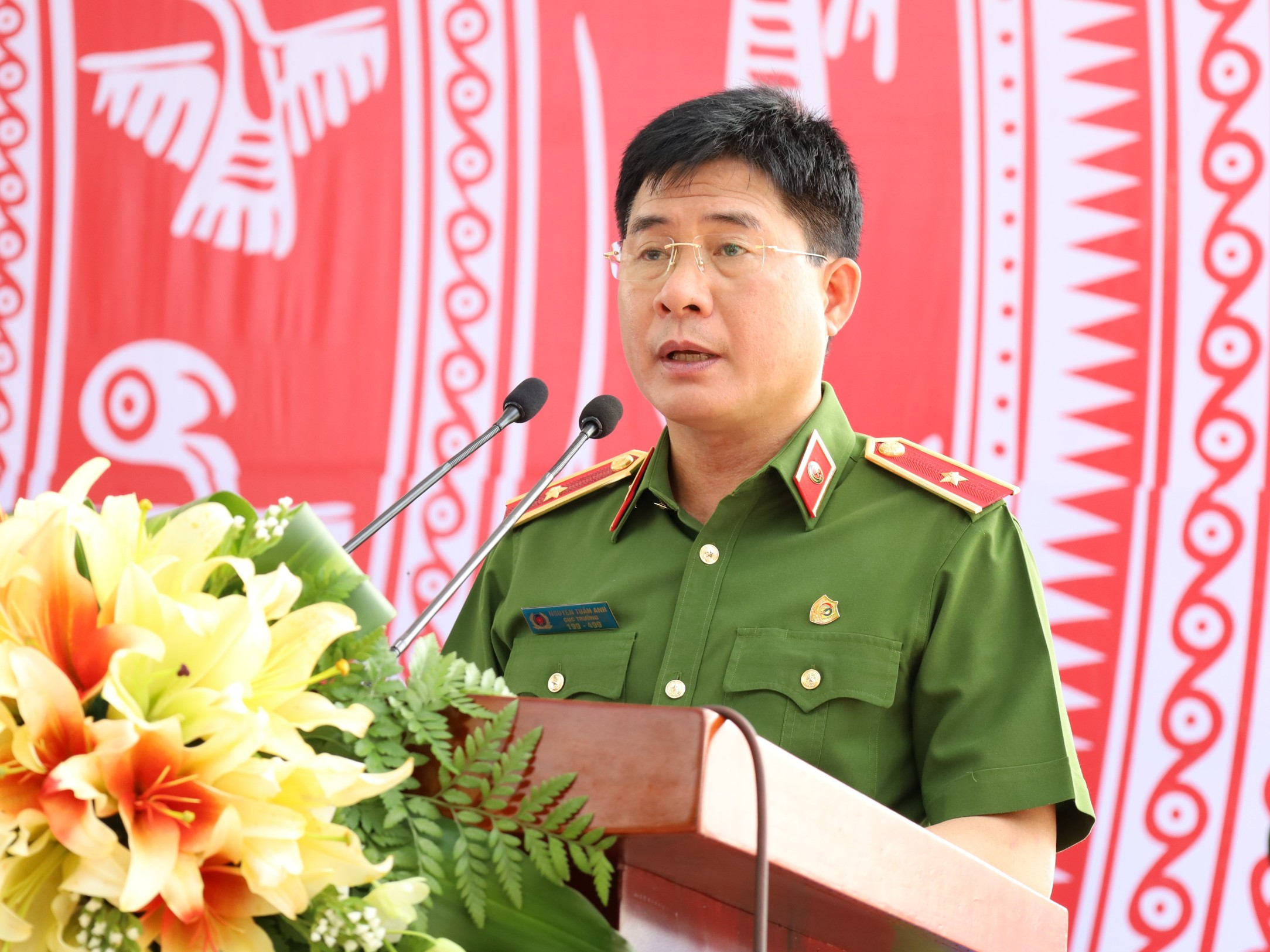 Thiếu tướng Nguyễn Tuấn Anh - Cục trưởng Cục Cảnh sát PCCC & CNCH Bộ Công an phát biểu tại hội thi.