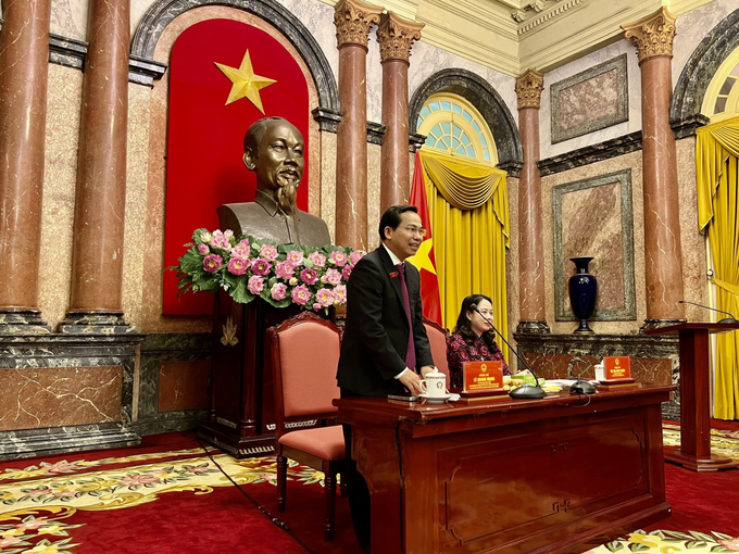 Ông Lê Quang Mạnh - Ủy viên Trung ương Đảng, Bí thư Thành ủy Cần Thơ đến thăm hỏi và chúc mừng Đoàn tại Văn phòng Chủ tịch nước
