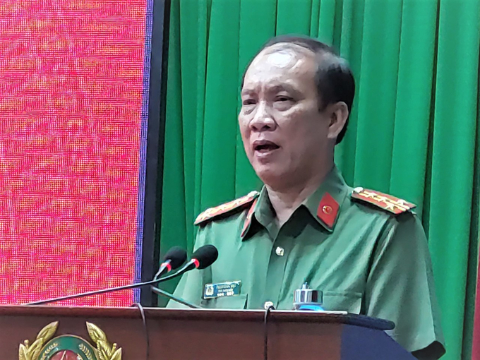 Đại tá Phạm Quốc Việt phát biểu.
