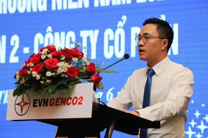 Ông Cao Quang Quỳnh – Thành viên HĐTV EVN thay mặt cổ đông lớn phát biểu chỉ đạo tại Đại hội