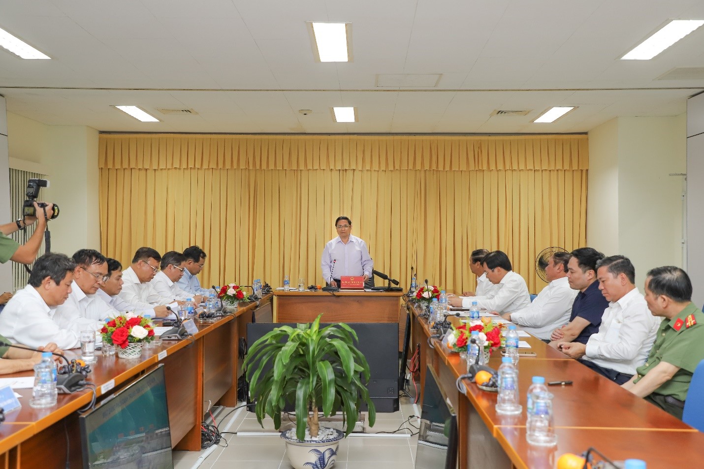 Thủ tướng Chính phủ Phạm Minh Chính chủ trì cuộc họp với lãnh đạo TP Cần Thơ và lãnh đạo Tổng công ty Phát điện 2.
