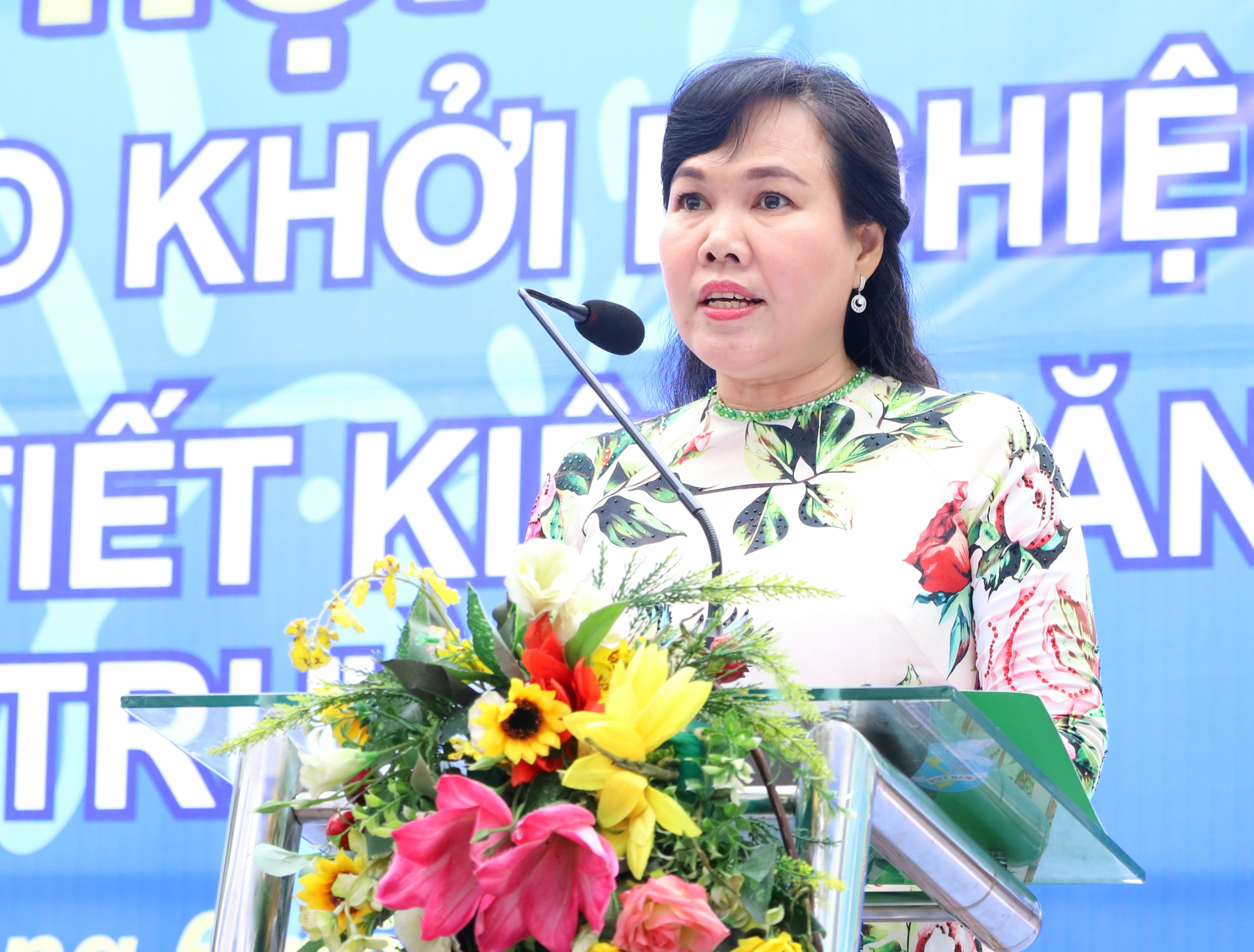 Bà Võ Kim Thoa - Chủ tịch Hội LHPN TP. Cần Thơ phát biểu tại chương trình.