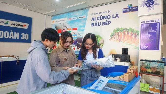 Phạm Nghĩa Food là đơn vị tiên phong chế biến và sản xuất các sản phẩm từ cá thát lát cung cấp cho trị trường trong nước lẫn quốc tế.