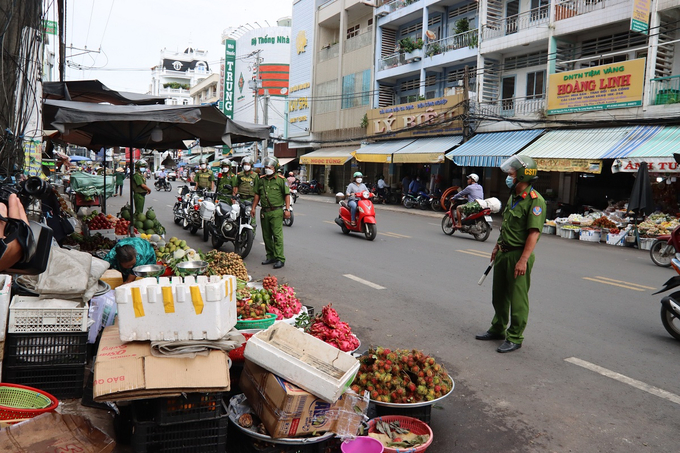 Đảm bảo trật tự giao thông, trật tự công cộng cho từng con phố.