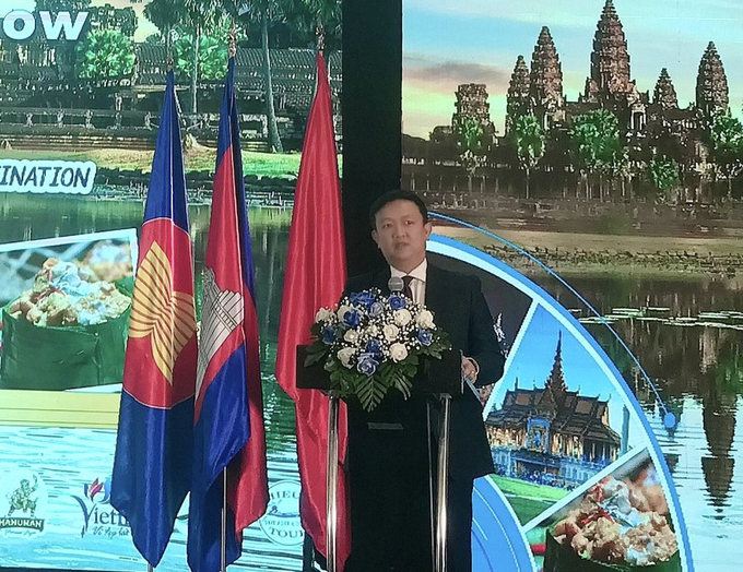 Ông Thok Sokkhom - Phó Quốc vụ khanh Bộ Du lịch Vương quốc Campuchia đọc diễn văn khai mạc hội nghị.