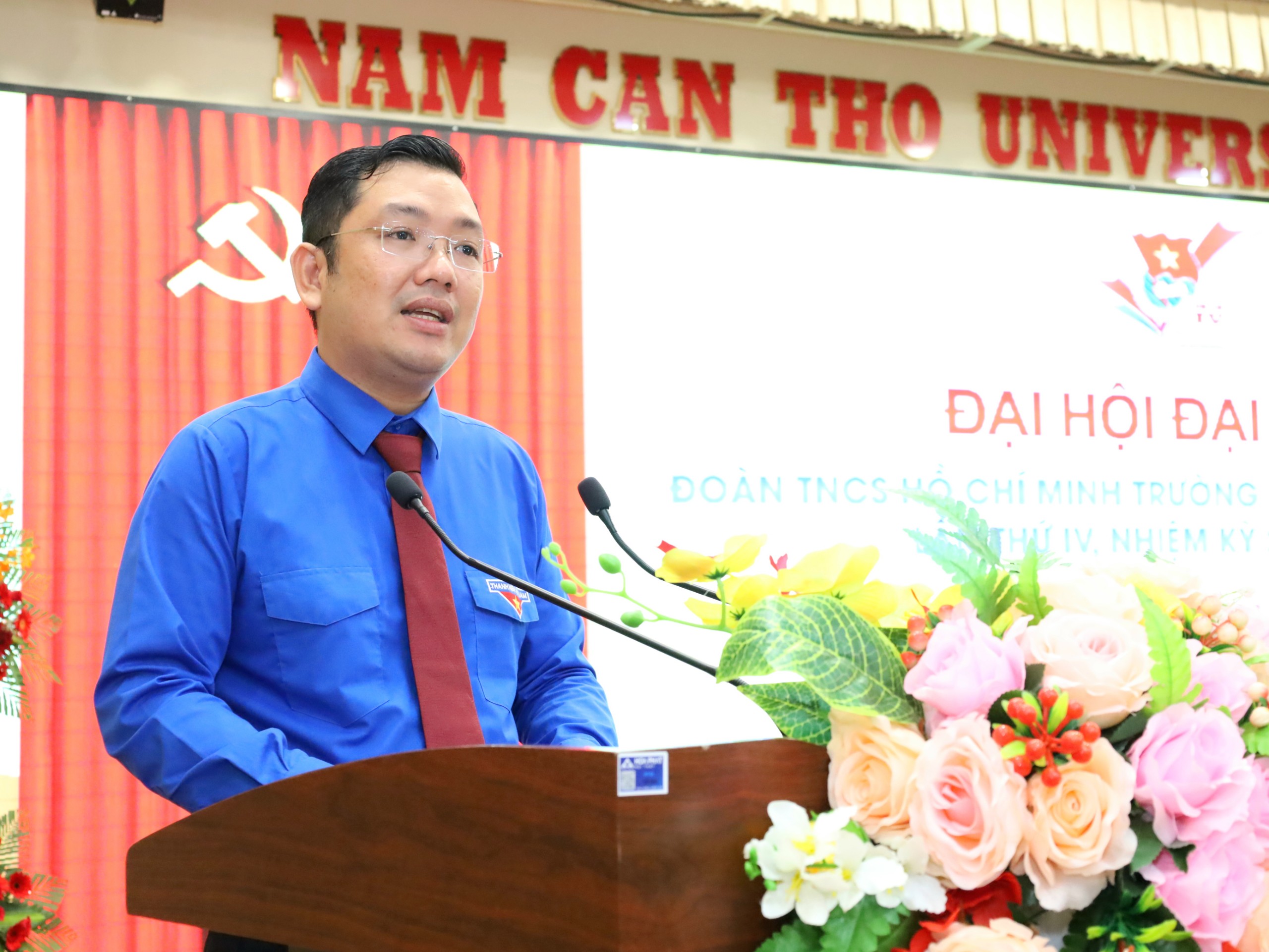 Anh Lâm Văn Tân - Phó Bí thư Thành đoàn, Phó Chủ tịch thường trực Hội Sinh viên Việt Nam TP. Cần Thơ phát biểu chỉ đạo đại hội.