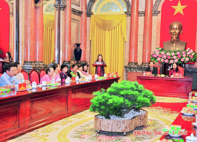 Đoàn người có công với cách mạng thành phố Cần Thơ gặp mặt lãnh đạo Nhà nước tại Hà Nội.