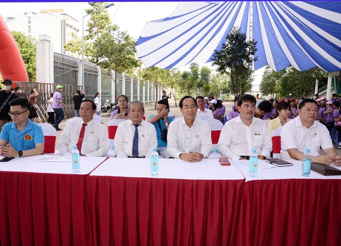 Lãnh đạo Hội đồng Họ Dương các tỉnh hậu Giang, Trà Vinh, Vĩnh Long và thành phố Cần Thơ tham dự lễ khai mạc.