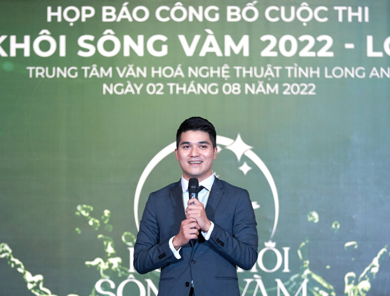 ông Trần Việt Bảo Hoàng - CEO Unimedia, Trưởng BTC cuộc thi phát biểu tại buổi họp báo.