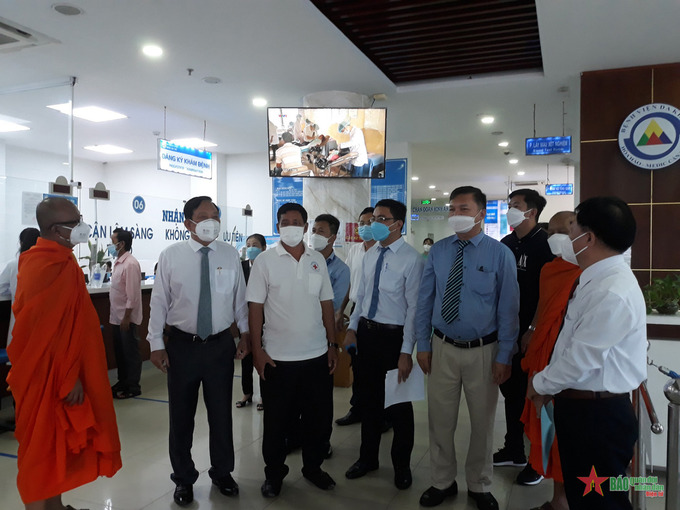 Đoàn công tác Bộ Du lịch Vương quốc Campuchia tiến hành tham quan khảo sát tại BVĐK Hòa Hảo - Medic Cần Thơ. Ảnh: Báo Quân đội Nhân dân.