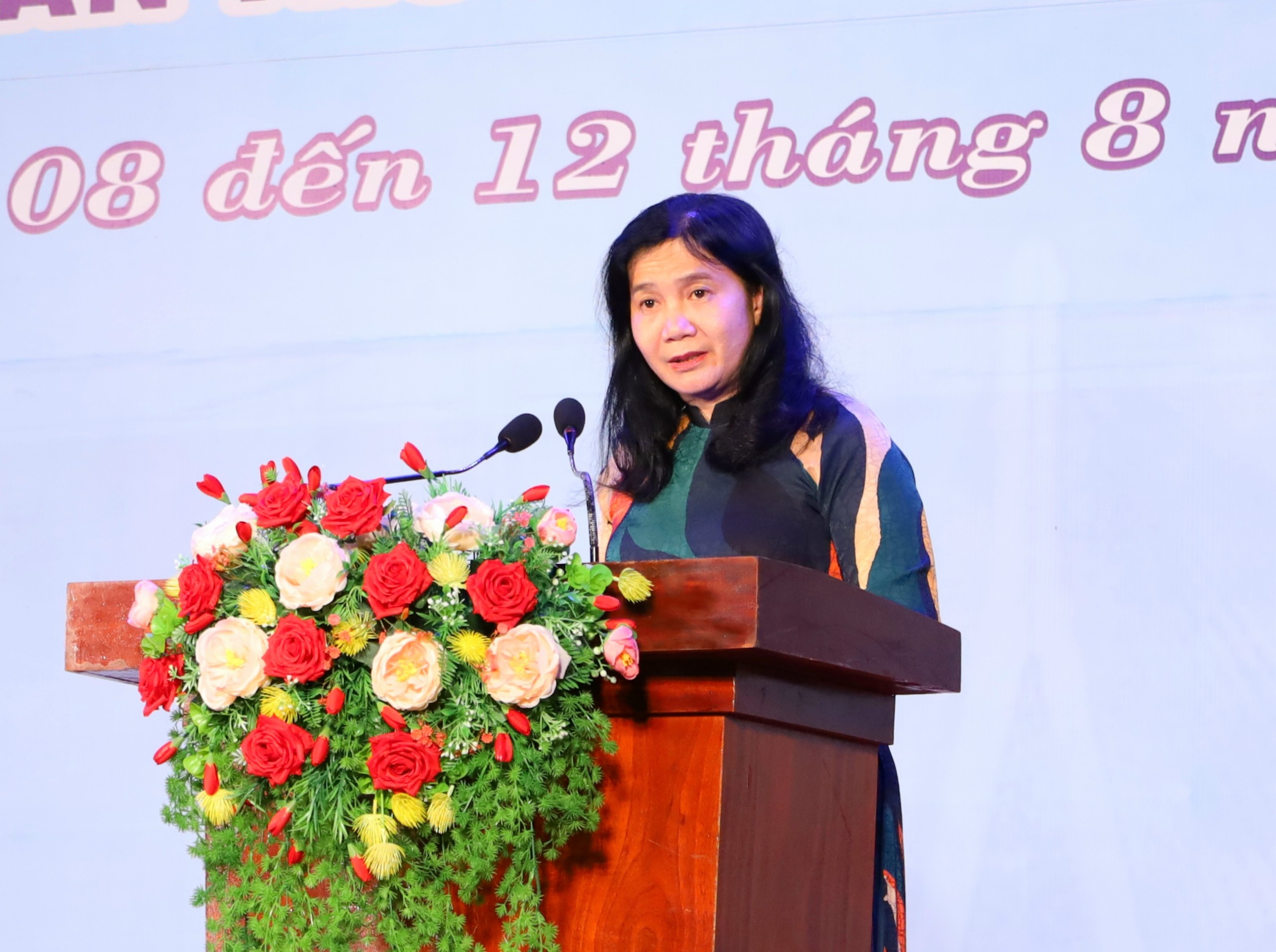 Bà Đào Thị Thanh Thúy - Phó Giám đốc Sở Văn hóa, Thể thao và Du lịch TP. Cần Thơ phát biểu tại lễ khai mạc hội thi.