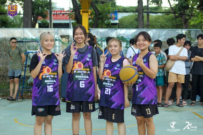 Hệ thống giải đấu CanTho Rising Basketball thu hút cả các bạn gái trẻ đầy tài năng.