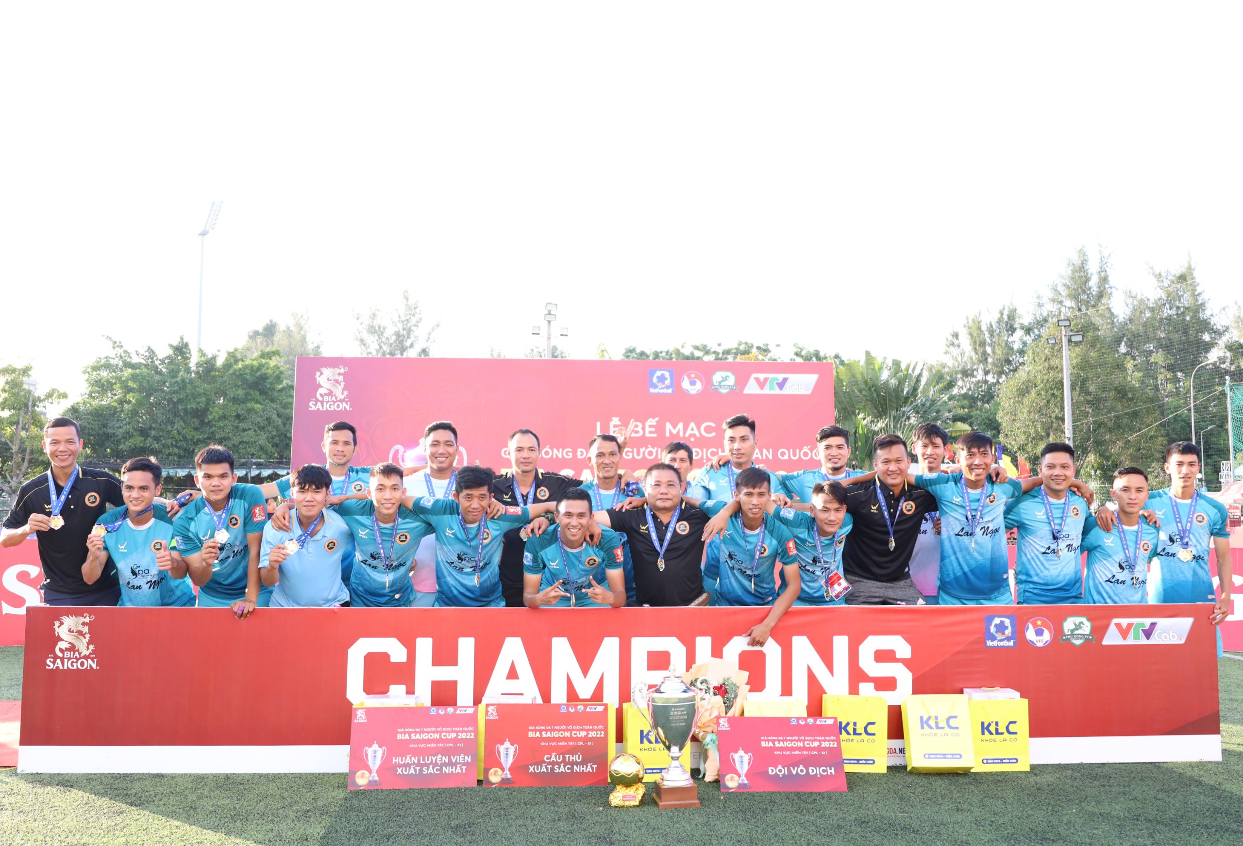 Đội Spa Lan Ngọc (Kiên Giang) vô địch Giải bóng đá 7 người vô địch toàn quốc lần đầu tiên được tổ chức tại Khu vực ĐBSCL.
