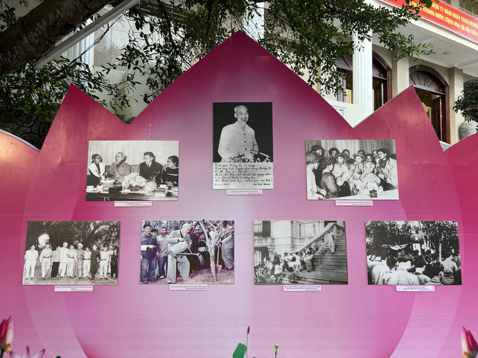 “Cuộc đời và hoạt động cách mạng của Chủ tịch Hồ Chí Minh” được tái hiện qua 50 hình ảnh trưng bày tại Bảo tàng thành phố.