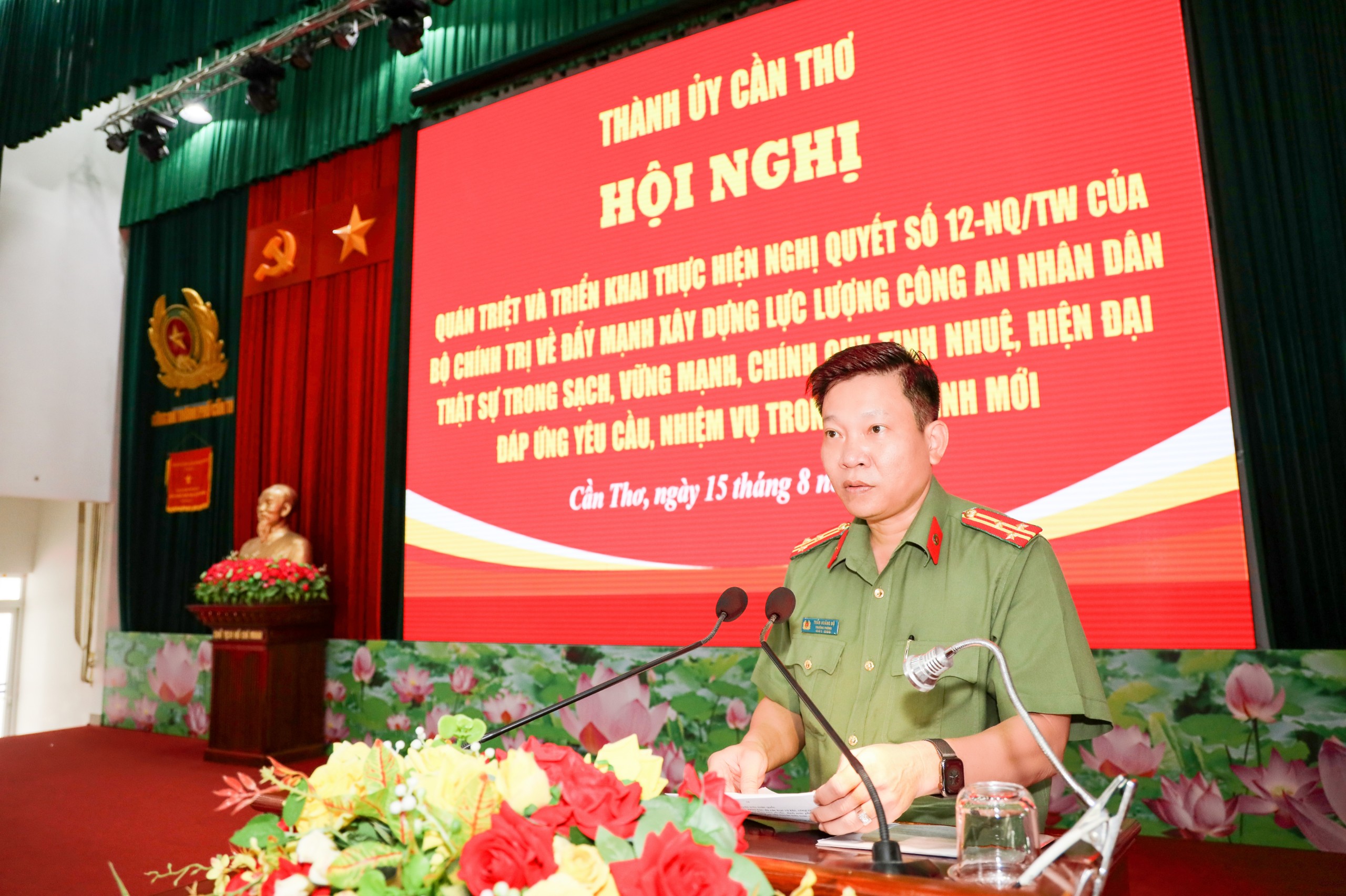 Thượng tá Trần Hoàng Độ - Chánh văn phòng Công an TP. Cần Thơ triển khai Kế hoạch số 118-KH/ĐUCA, ngày 25-5-2022 của Đảng ủy Công an Trung ương về thực hiện Nghị quyết số 12 của Bộ Chính trị.