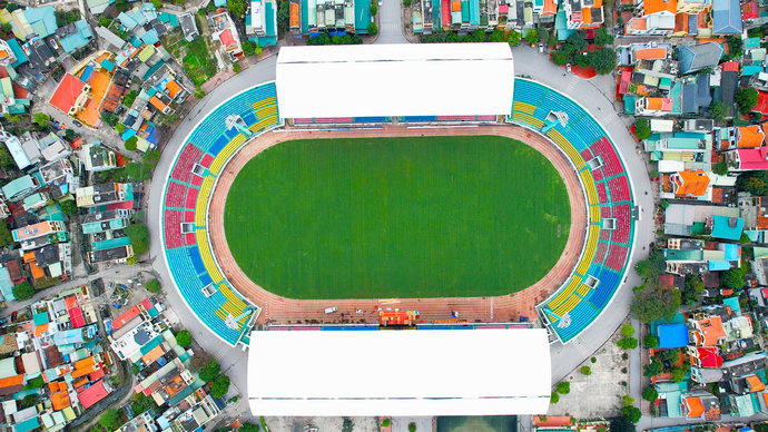 Toàn cảnh sân vận động Cẩm Phả - Quảng Ninh nhìn từ trên cao.