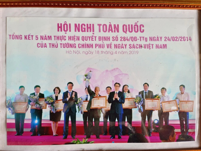 Cụ Đào Quang Huy được Thủ tướng Chính phủ tuyên dương và tặng Bằng khen vì có những đóng góp tích cực trong việc xây dựng thư viện cộng đồng và lan tỏa văn hóa đọc trong nhân dân.