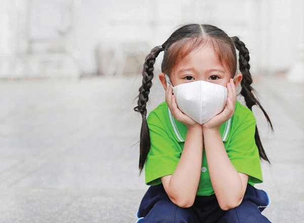 Trẻ em là đối tượng dễ dàng bị lây nhiễm các bệnh về đường hô hấp do hệ miễn dịch còn non nớt (Ảnh minh họa).