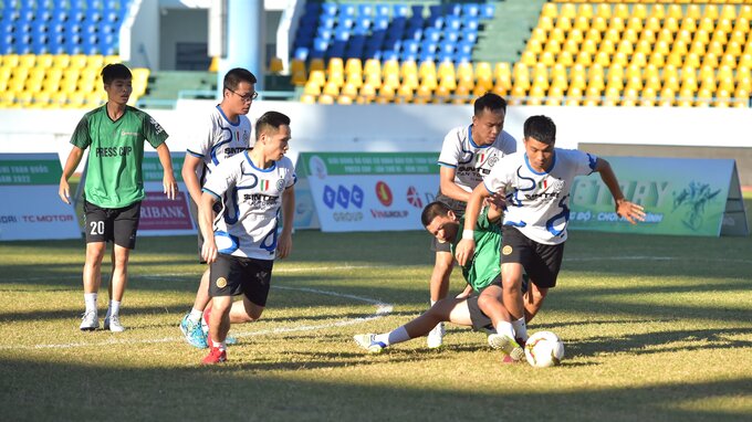 Các cầu thủ FC Nông thôn Ngày nay đã làm nên kỳ tích khi giành chức vô địch Press Cup 2022.