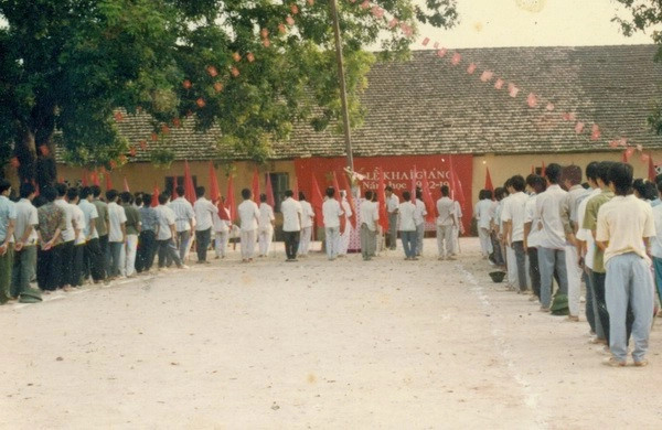 Ngày khai trường giản dị, đơn sơ, đầy ắp kỷ niệm trong ký ức của tôi (Ảnh minh họa)