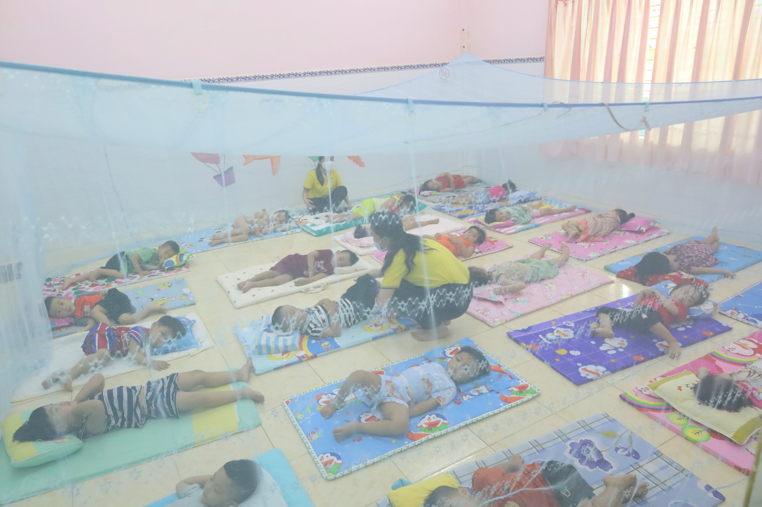 Trường Mầm non Tuổi Ngọc bố trí phòng ngủ riêng cho các em học sinh bán trú.