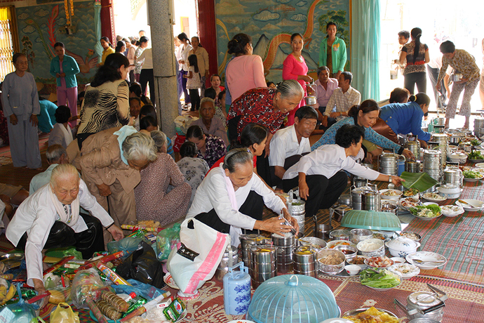 Sinh hoạt của người dân vùng Bảy Núi trong ngày lễ Sene Dolta