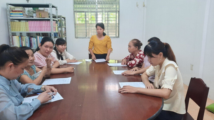 Hội LHPN phường Long Tuyền, quận Bình Thủy, tuyên truyền các quy định của Luật Phòng, chống bạo lực gia đình, Luật Bình đẳng giới và chương trình công tác Hội năm 2022 trong hội viên. Ảnh: K. XUÂN