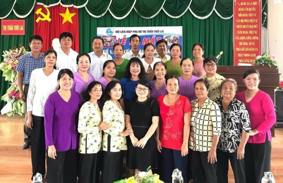 Ra mắt các thành viên mô hình Tổ liên kết bánh dân gian thị trấn Thới Lai, huyện Thới Lai, TP. Cần Thơ.