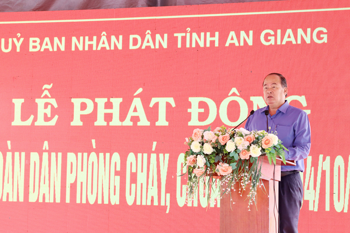 Đồng chí Nguyễn Thanh Bình - Chủ tịch UBND tỉnh phát biểu chỉ đạo tại Lễ phát động. Ảnh: Tiến Tầm - Nghiêm Túc.