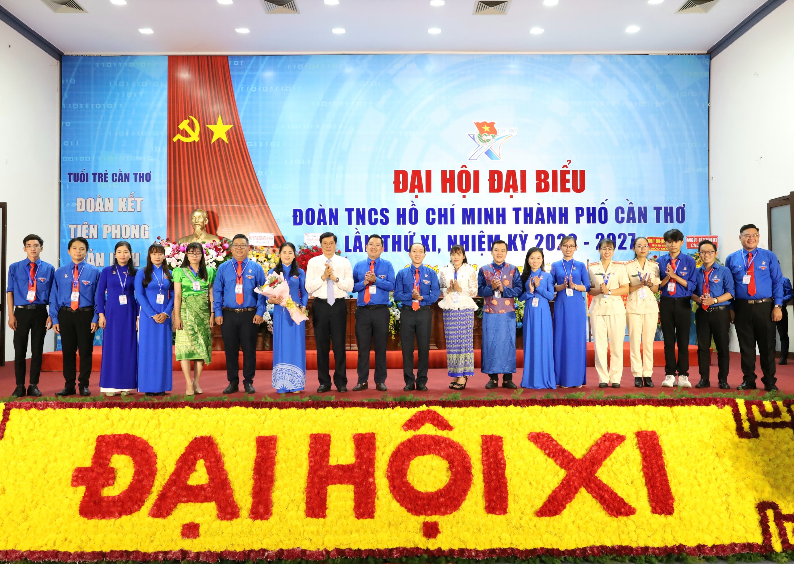 Đoàn đại biểu dự Đại hội Đoàn toàn quốc lần thứ XII, nhiệm kỳ 2022 – 2027 ra mắt đại hội.