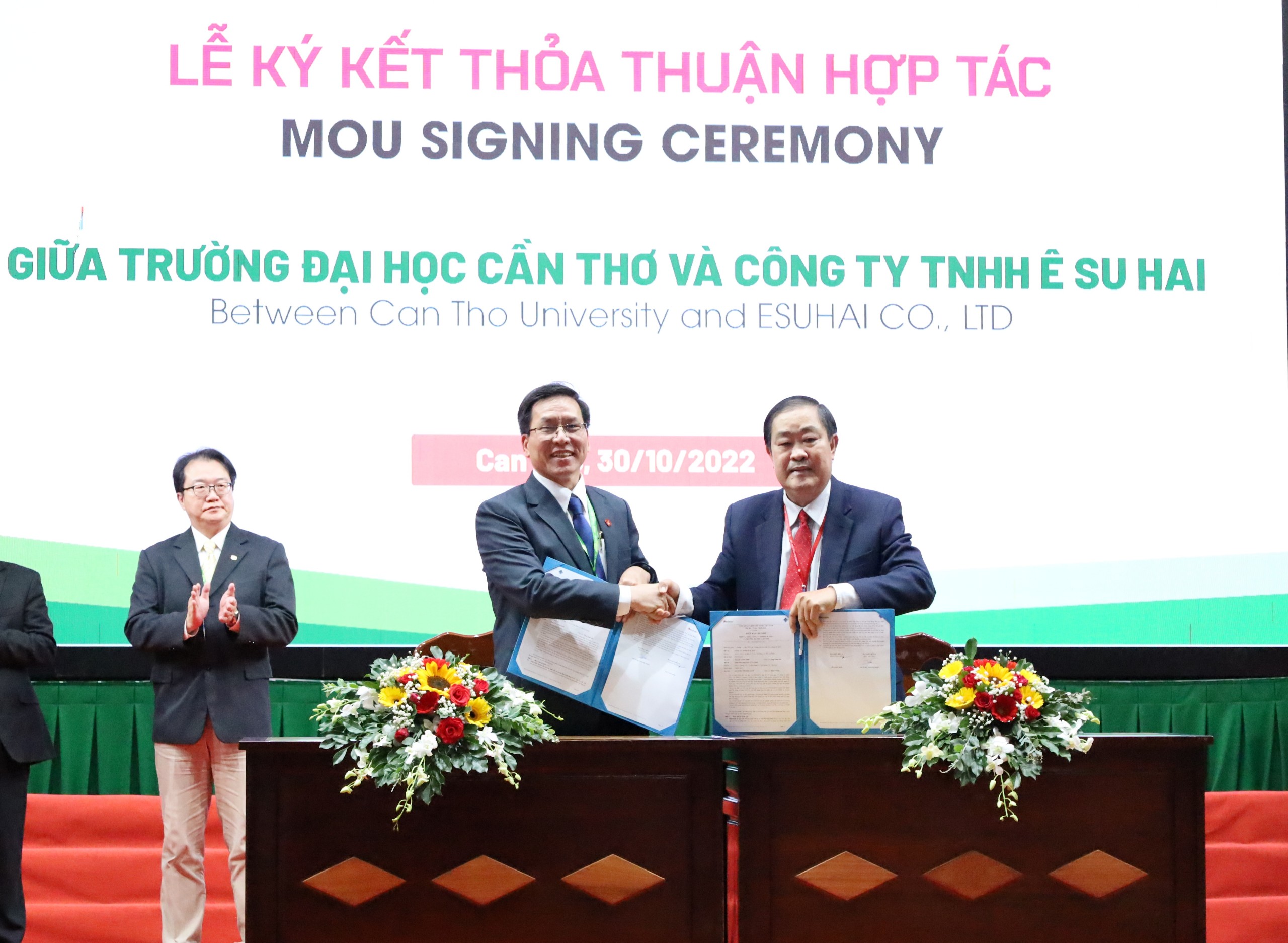 Ký kết thỏa thuận hợp tác giữa Trường Đại học Cần Thơ và Công ty TNHH Ê Su Hai.