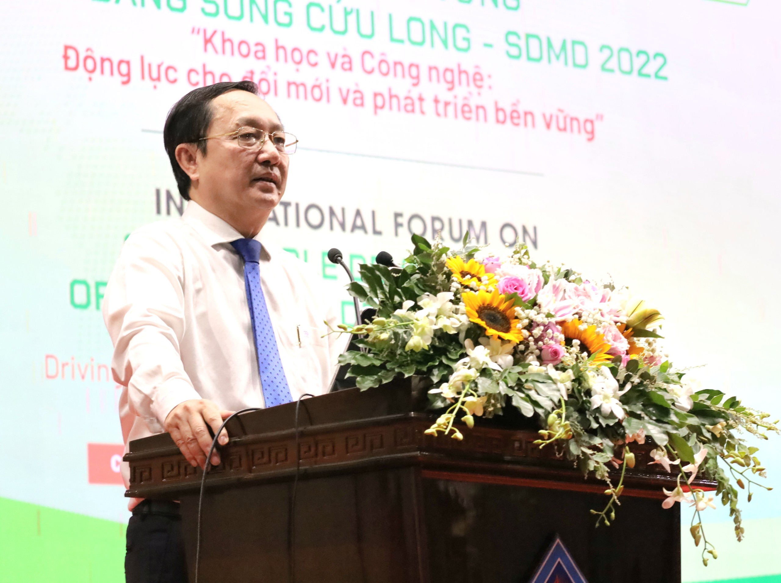 Ông Huỳnh Thành Đạt - Bộ trưởng Bộ Khoa học và Công nghệ phát biểu tại diễn đàn.