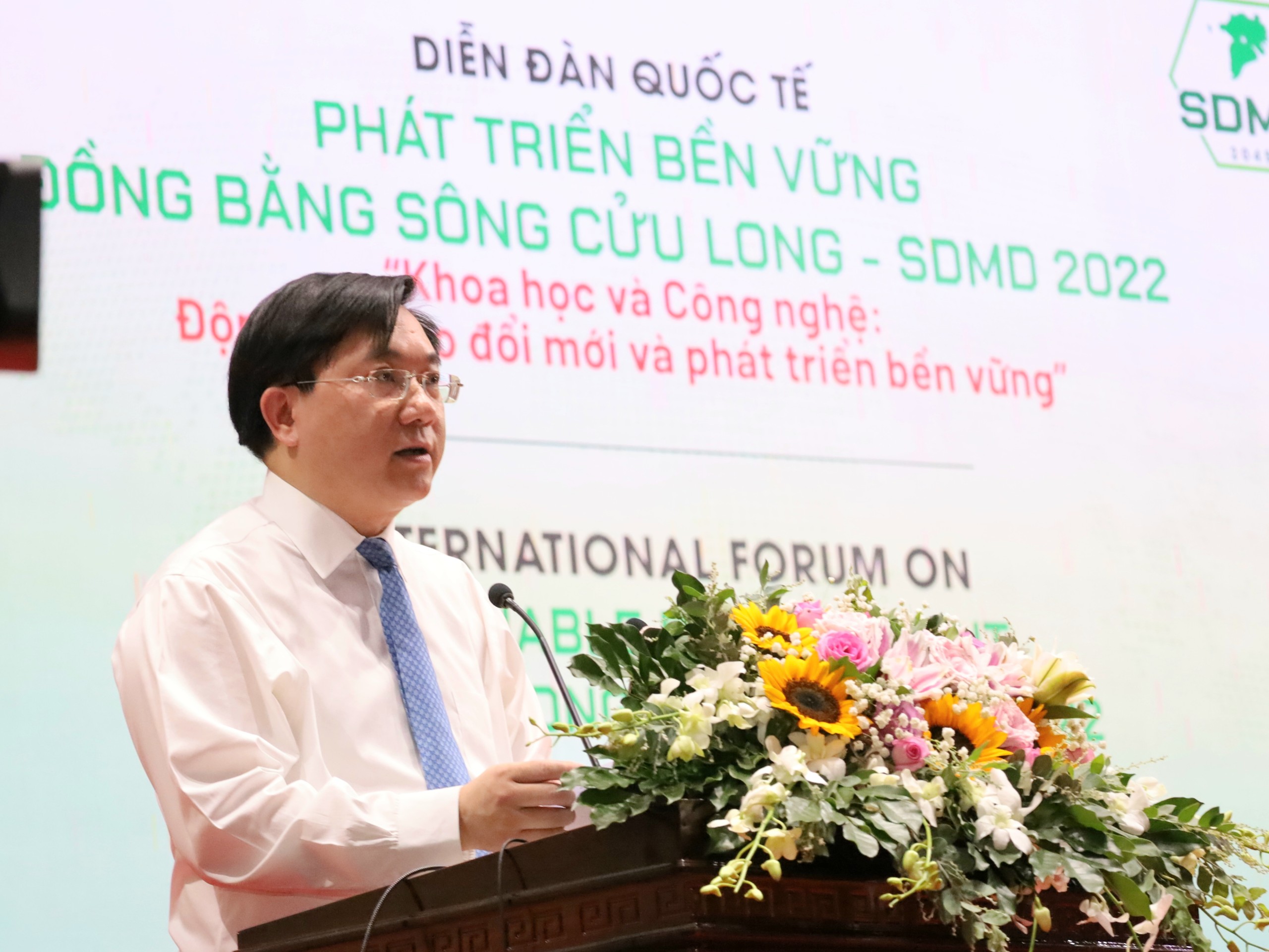 Ông Trần Duy Đông – Thứ tưởng Bộ Kế hoạch và Đầu tư thay mặt Chính phủ phát biểu chỉ đạo tại diễn đàn.