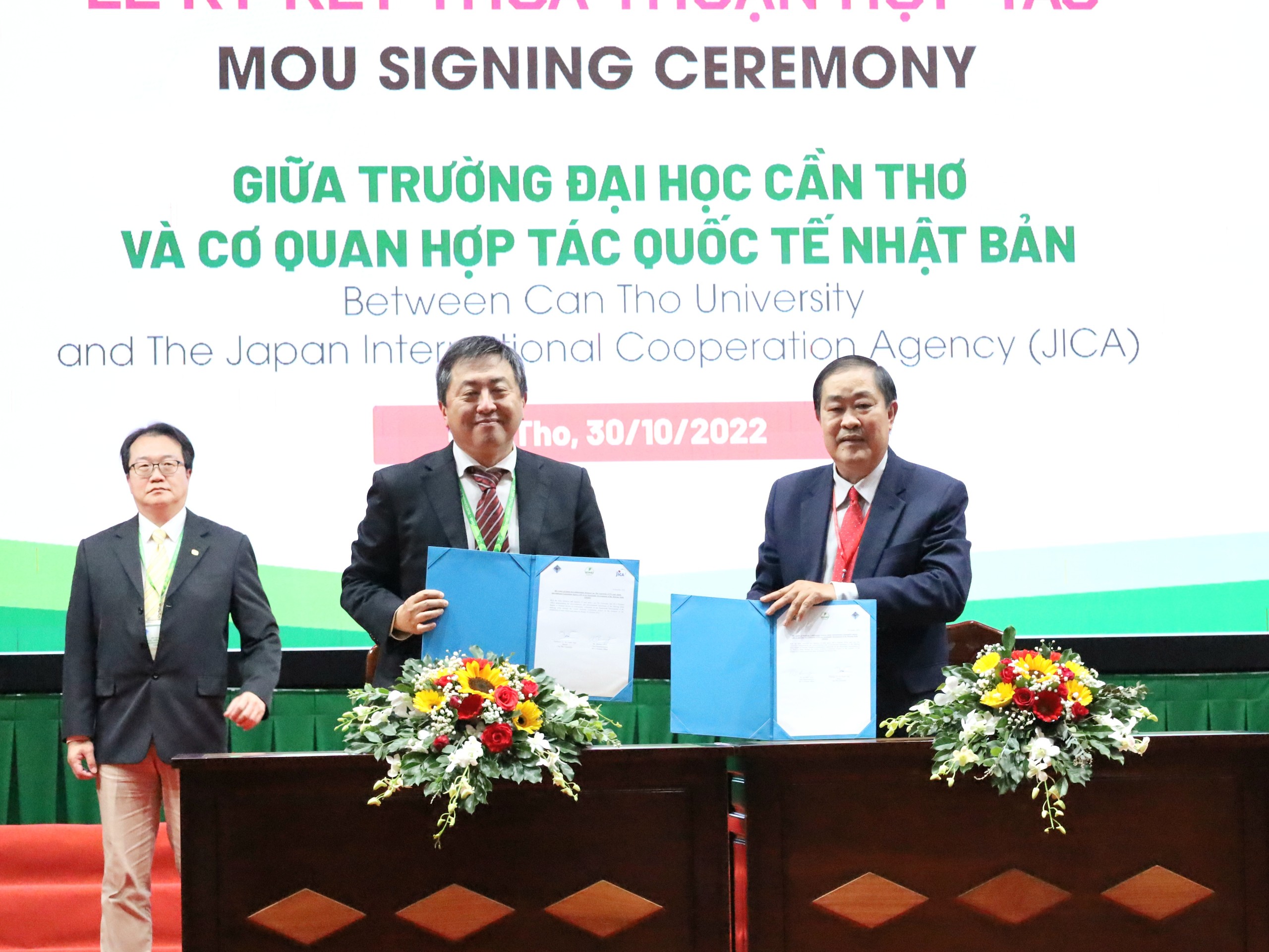 Ký kết thỏa thuận hợp tác giữa Trường Đại học Cần Thơ và Cơ quan Hợp tác quốc tế Nhật Bản - JICA.