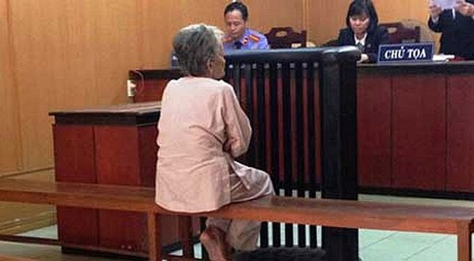 Cụ bà hơn 80 tuổi phải 'dưỡng già'... trong tù vì phẫn uất trước hành vi lừa gạt, cướp nhà của con gái ruột.