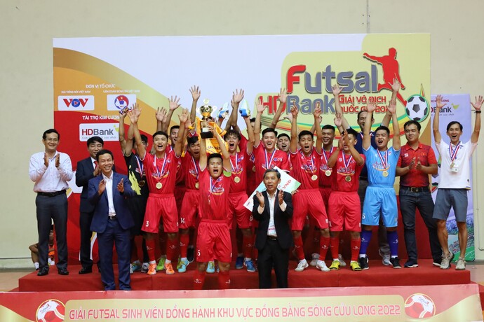 Giải Vô địch Futsal Sinh viên đồng hành khu vực ĐBSCL 2022 đã thuộc về đội bóng đến từ trường Đại học Cần Thơ.