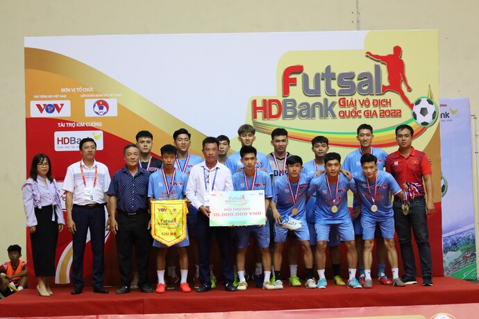 Giải nhì thuộc về đội bóng đến từ trường Đại học Nam Cần Thơ.