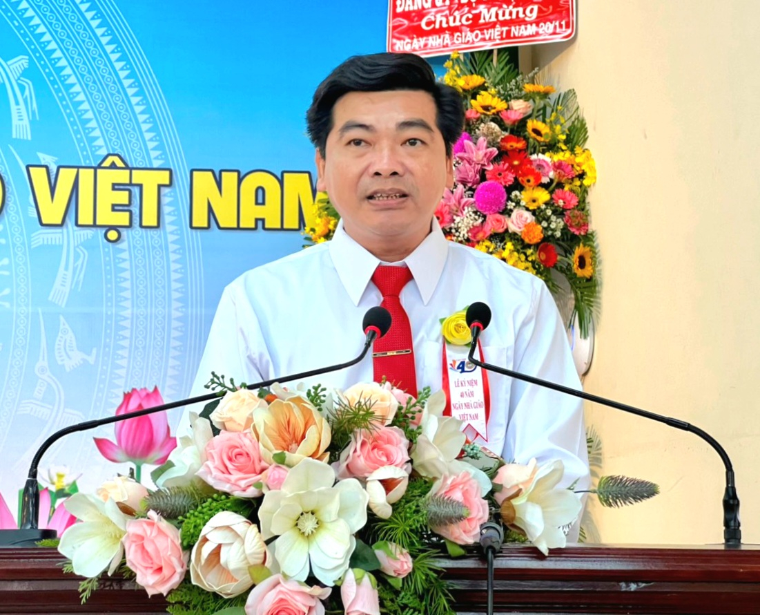 Ông Trần Thanh Bình – Giám đốc Sở Giáo dục và Đào tạo TP. Cần Thơ phát biểu tại buổi họp mặt.