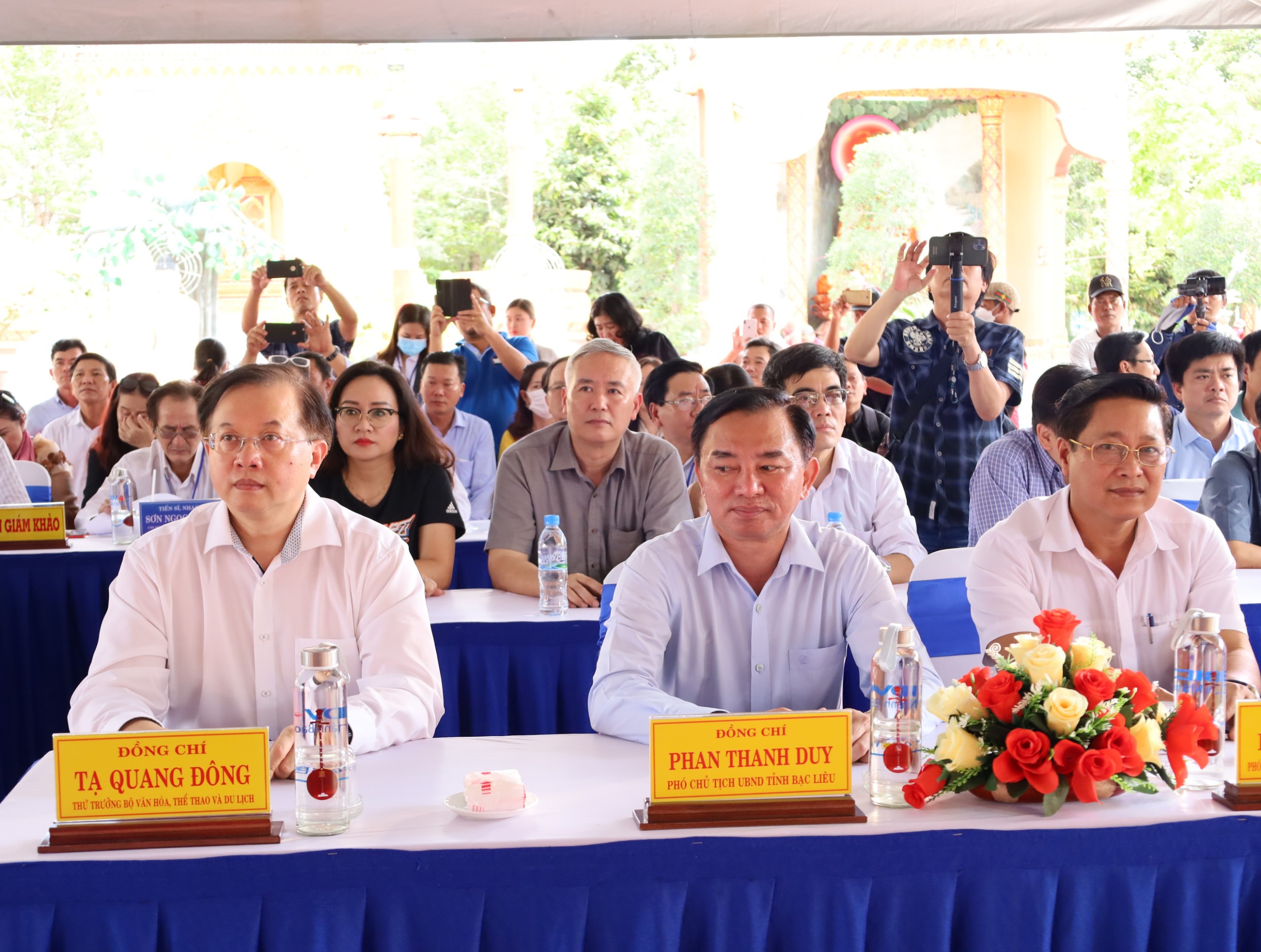Ông Tạ Quang Đông - Thứ trưởng Bộ Văn hóa, Thể thao và Du lịch dự lễ khai mạc liên hoan.