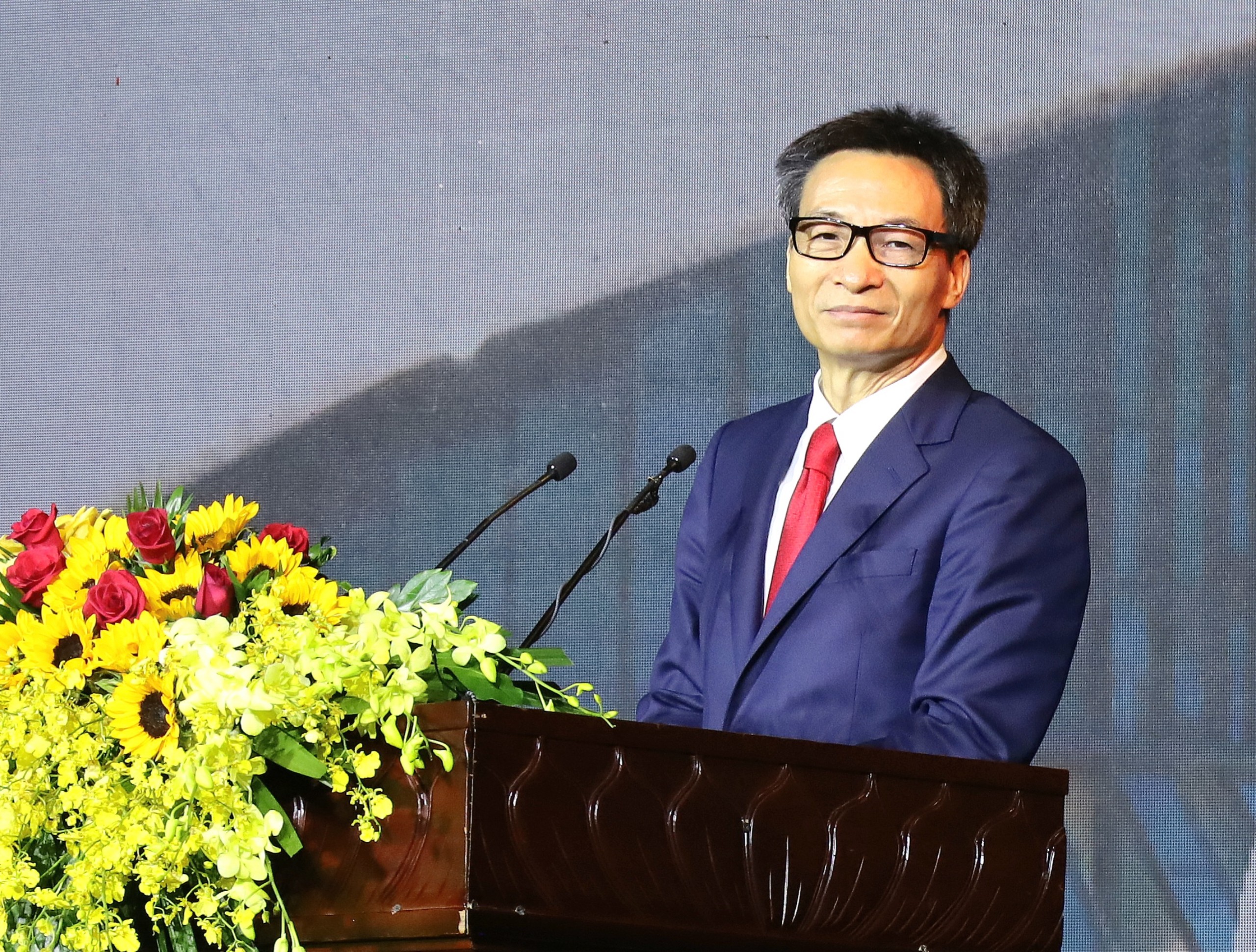 Phó Thủ tướng Chính phủ Vũ Đức Đam phát biểu chỉ đạo tại Hội nghị Xúc tiến Đầu tư tỉnh Bạc Liêu.