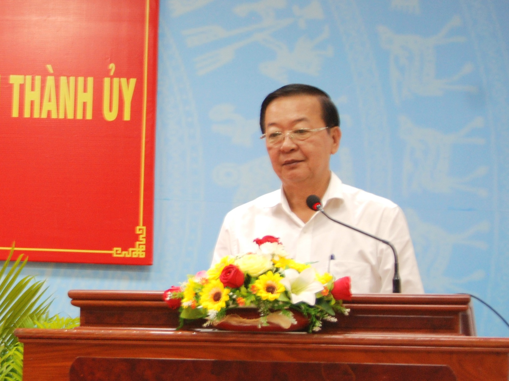 Ông Lê Tấn Thủ - Ủy viên Ban Thường vụ, Trưởng Ban Tổ chức Thành ủy Cần Thơ phát biểu tại buổi lễ.