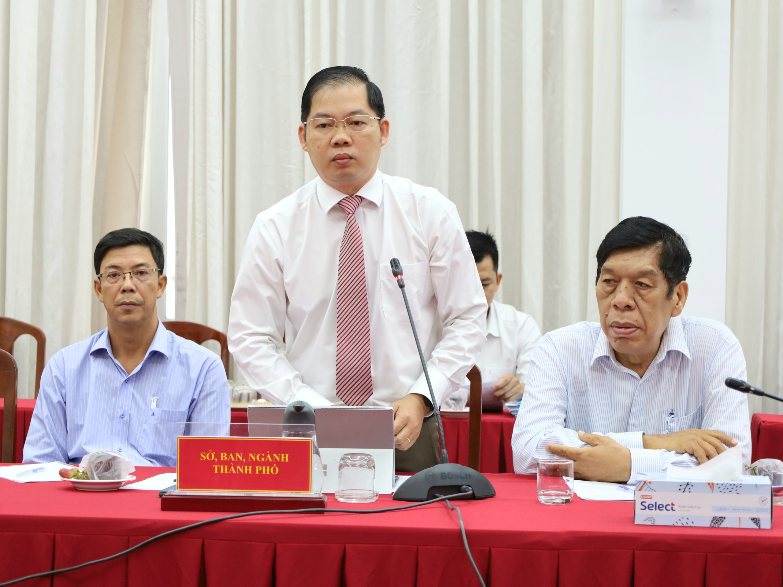 Ông Nguyễn Khánh Tùng - Viện trưởng Viện Kinh tế - Xã hội TP. Cần Thơ phát biểu tại lễ ký kết.