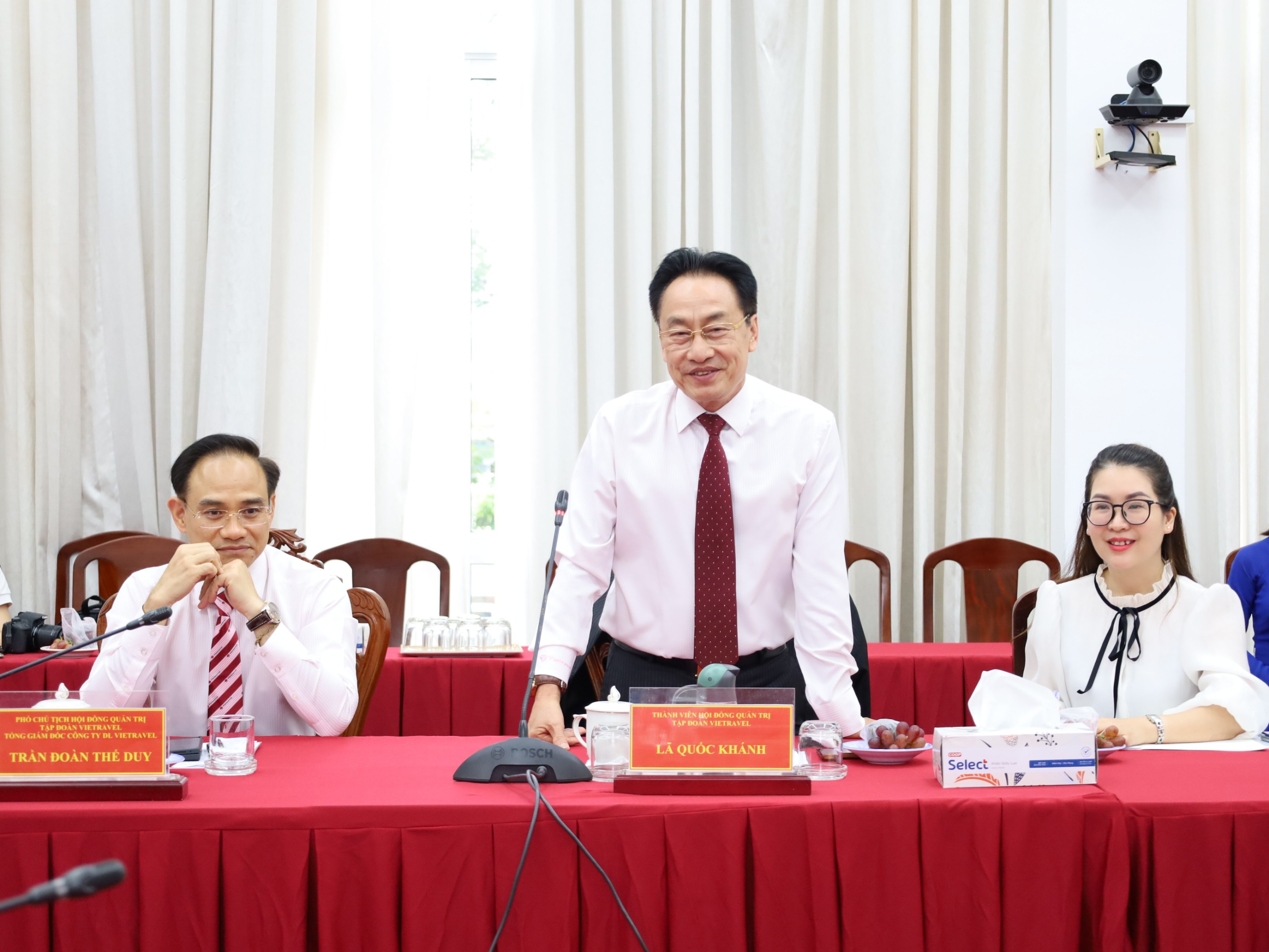 Ông Lã Quốc Khánh – Thành Viên Hội Đồng Quản Trị Tập đoàn Vietravel phát biểu tại lễ ký kết.