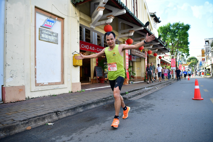 Ảnh: Anh Vương Ngọc Trìu - PVCFC Runners - Phân bón Cà Mau tham gia giải Marathon Quốc Tế Di Sản Cần Thơ 2022 với cự ly 42km