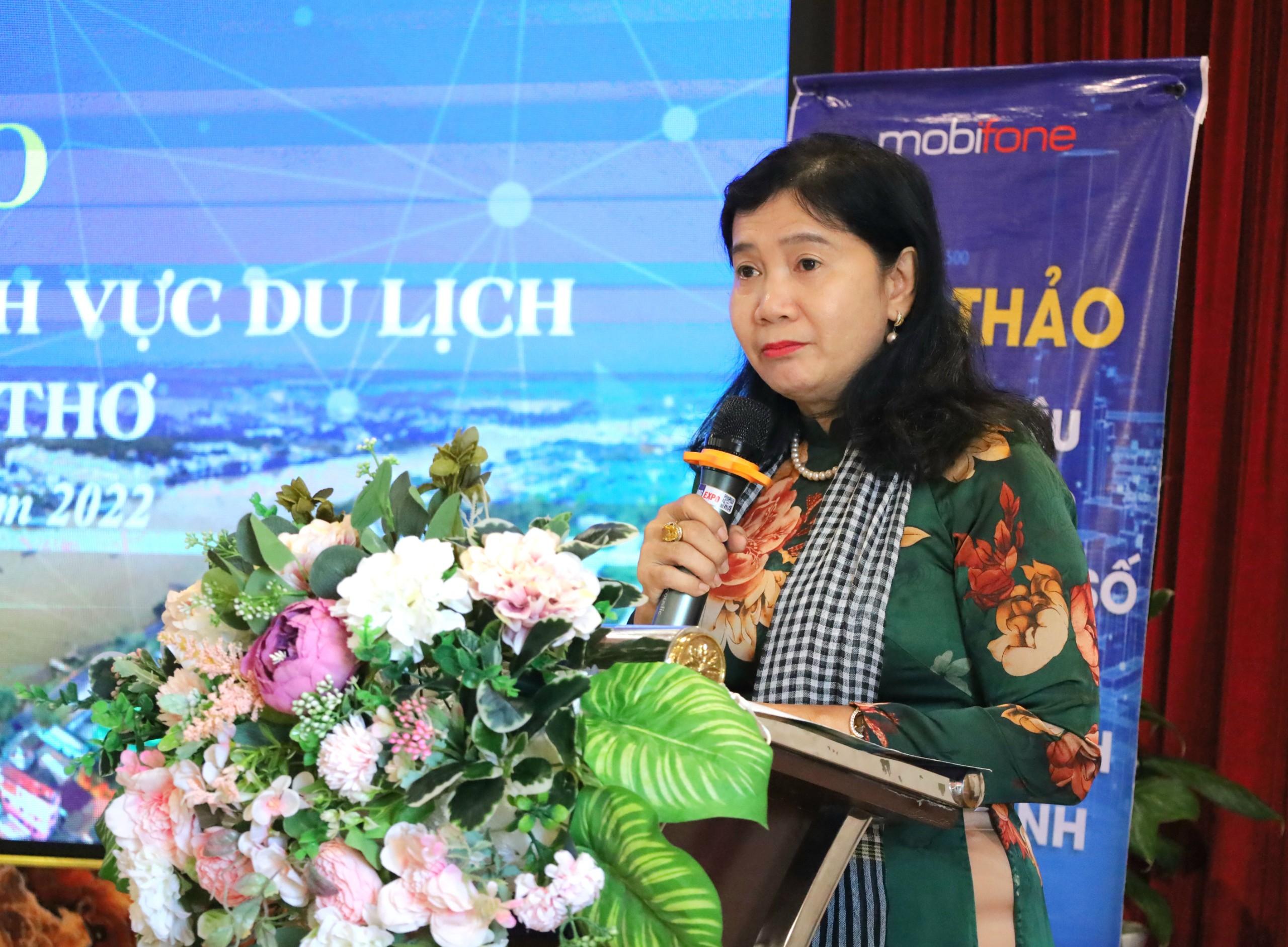 Bà Đào Thị Thanh Thúy – Phó giám đốc Sở Văn hóa, Thể thao và Du lịch TP. Cần Thơ phát biểu chào mừng tại hội thảo.