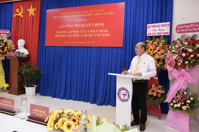 Đại tá Phạm Văn Bước - Phó Chủ tịch Hội Cựu chiến binh TP Cần Thơ phát biểu chỉ đạo tại buổi lễ.