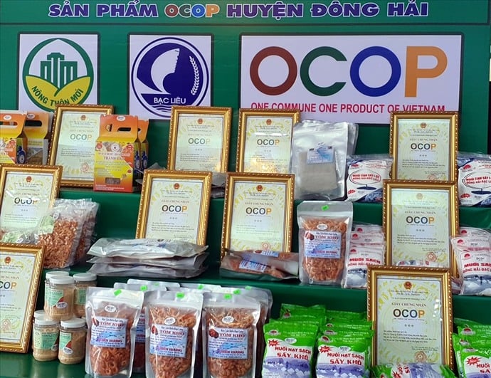 Các sản phẩm khô tại thị trấn Gành Hào, Huyện Đông Hải, tỉnh Bạc Liêu đạt chứng nhận sản phẩm OCOP. (Ảnh: Nhật Hồ).